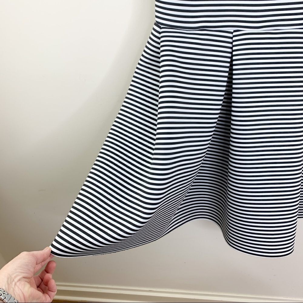 Love Ady Black/White Stripe V-Neck Skater Dress M - Picture 4 of 12